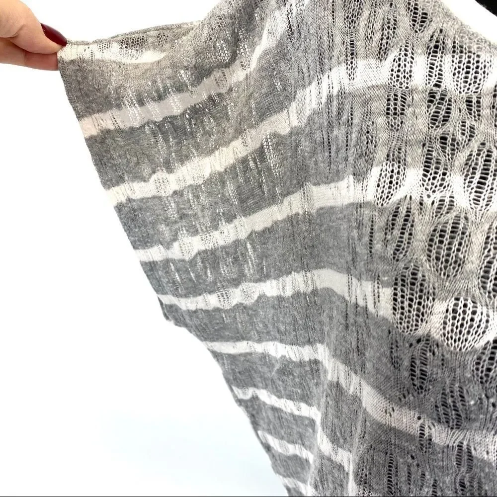 Forever 21 grey and white pointelle knit -M - Picture 10 of 11